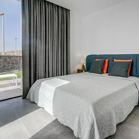 Izabele Orange Callao Salvaje