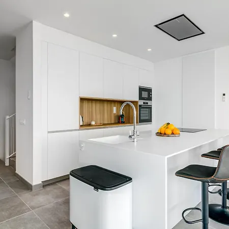 Izabele Orange Callao Salvaje