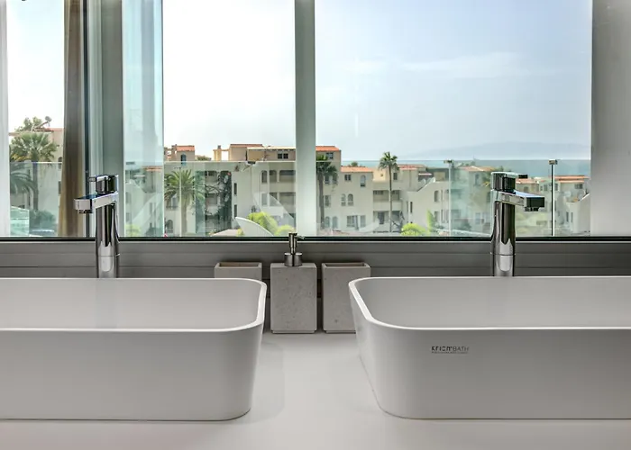 Izabele Orange Villa Callao Salvaje