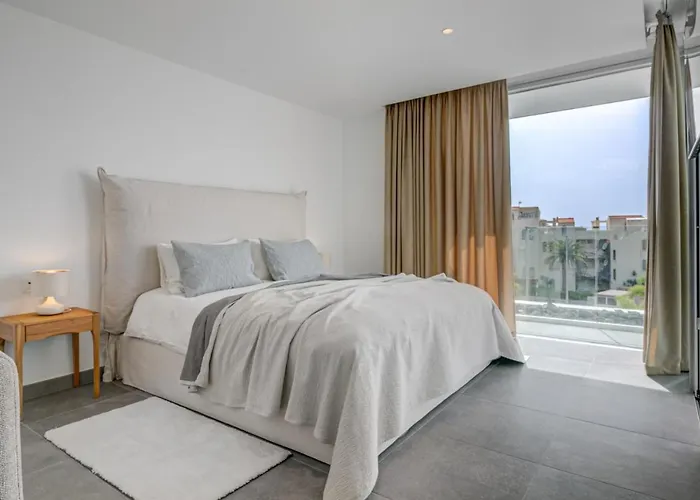 Vila Izabele Orange Callao Salvaje